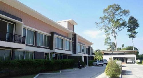 Nakhon Nayok Resort | Loft Village