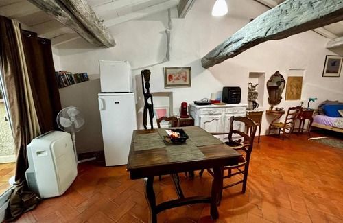Maureillas-Las-Illas Apartment | Loft with Canigou View Between Sea and Mountains, Private Terrace
