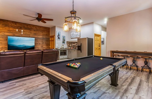 Dahlonega Cabin | Log Cabin, Lake, Hot Tub, Near Wineries & Hiking