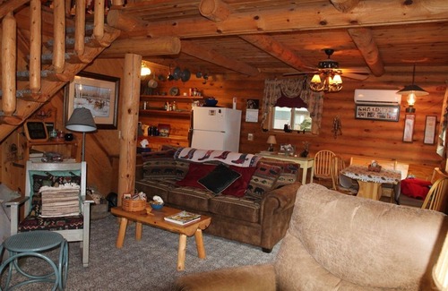 Harpers Ferry Cabin | Log Cabin next to the Mississippi River
