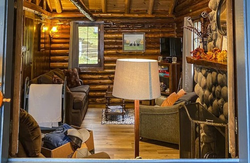 Johannesburg Cabin | Log Cabin on All-Sport Lake