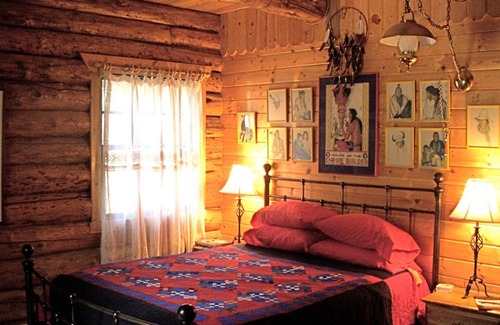 Columbia Falls House | Log Cabin on Spoon Lake Near Glacier National Park
