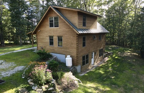 Freeport House | Log cabin on the edge of Wolfe's Neck State Park