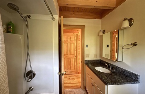 Freeport House | Log cabin on the edge of Wolfe's Neck State Park
