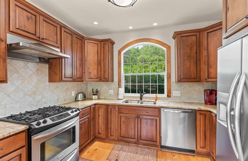 Ellicottville Ski Chalet | 🏡 Log Cabin Stay w/Sauna, Hot Tub + Games Room – Close to Town!