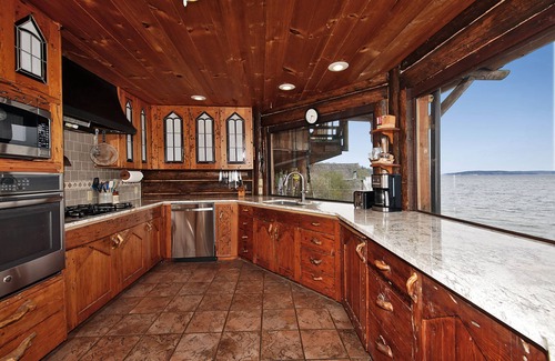 Langley House | Log Castle - On the Beach, Expansive Sound/Mountain View