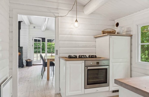 Dronningmolle House | Log house in Dronningmølle, 150 m to the beach