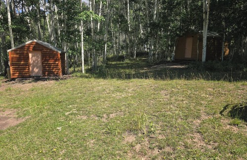 Monticello Cabin | Log Sleeping Cabin West