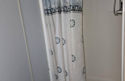 Monticello Cabin | Log Sleeping Cabin East