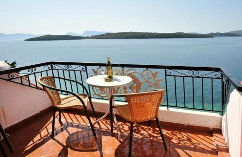 Perigiali Apartment | Logan's Beach Hotel