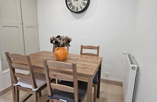 Rueil-Malmaison Apartment | logement entier indépendant dans maison