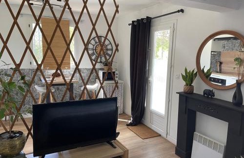 Puisserguier Apartment | Logement Idéal pour un couple