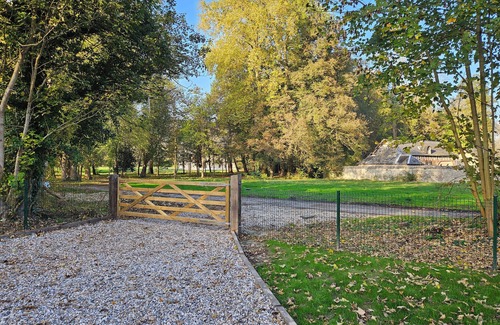 Pont-Saint-Pierre House | Logempré janitor's lodge & padel court