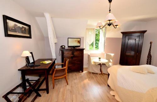 Milon-la-Chapelle Hotel | Logis Hôtel De La Chapelle