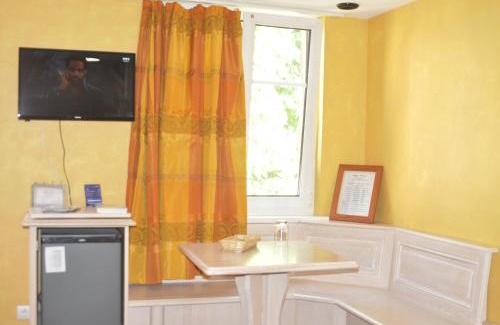 Neuwiller-les-Saverne Hotel | Logis Hôtel-Restaurant du Herrenstein