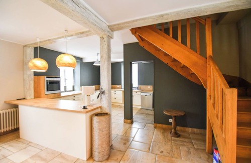Bourguignons Hotel | Logis Hôtel-Restaurant Domaine de Montecristo