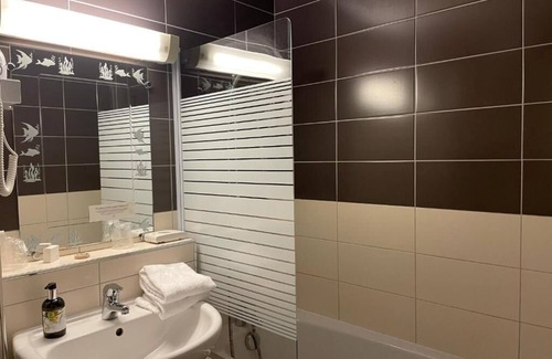 Autun Hotel | Logis Hôtel Restaurant La Tête Noire