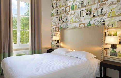 Salbris Hotel | Logis Le Domaine De Valaudran