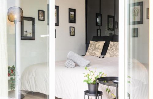 Chatellerault Apartment | Logis Verde à 5 minutes de l'autoroute A10, balcon & parking privé