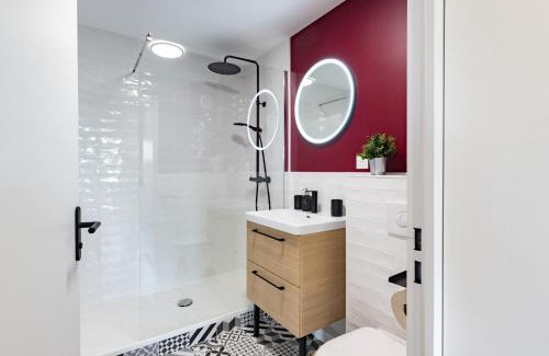 Chatellerault Apartment | Logis Verde à 5 minutes de l'autoroute A10, balcon & parking privé