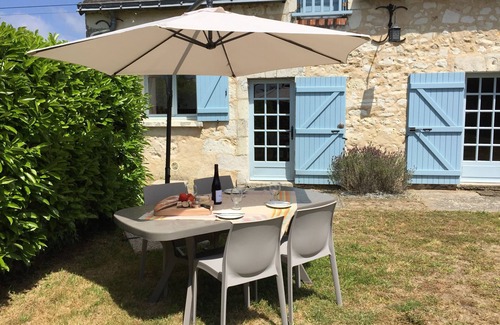 Vernoil-le-Fourrier Cottage | Loire Valley cottage near Saumur, peaceful but close to village amenities.