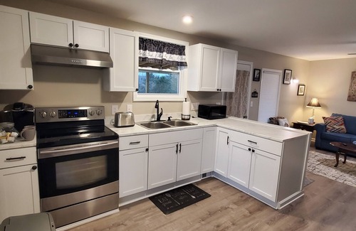 Kedron Cottage | London House Getaway @ Aly Farm-Spring Hill