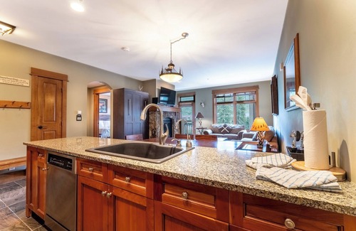 River Run Apartment | Lone Eagle #3029 by Summit County Mountain Retreats