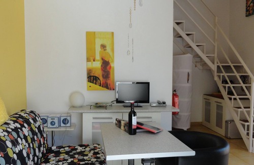 Sayalonga House | Lone-standing finca with sea view and pool