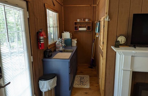 Canton Cabin | Lonesome Dove Near First Monday Trade Days