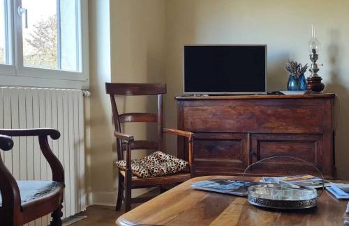 Besson House | Longère Bourbonnaise Cosy avec Jardin et Terrasse - FR-1-489-355