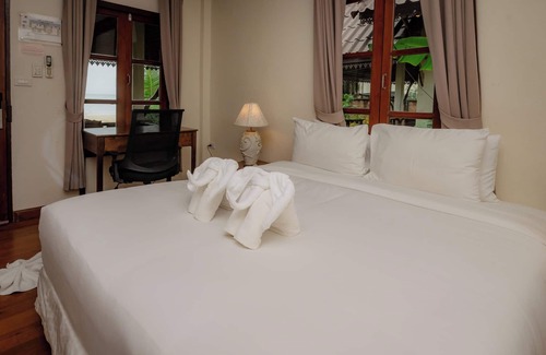 Haad Yao Resort | Long Bay Resort