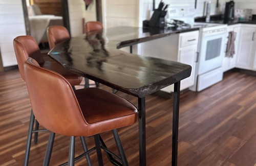 Mammoth Spring Cabin | Long Deck Tree House