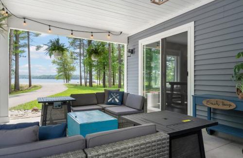 Traverse City House | Long Lake Dream Dogs Welcome