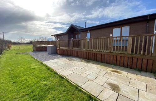 Malton Apartment | Long Meadow Lodge with Hot Tub
