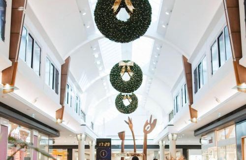 Booragoon House | Long Term Stay FiFO Queen Size Bedroom Near Sawn River City Fremantle University