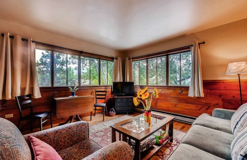 Steamboat Springs House | Long Term Steamboat Springs Historic Log Cabin