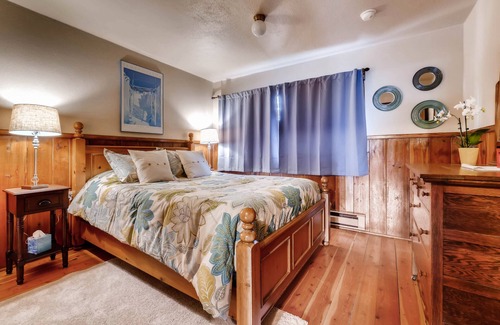 Steamboat Springs House | Long Term Steamboat Springs Historic Log Cabin