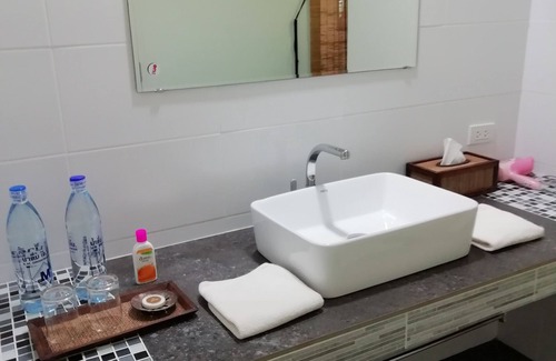 Khua Mung Hotel | Longan Tree