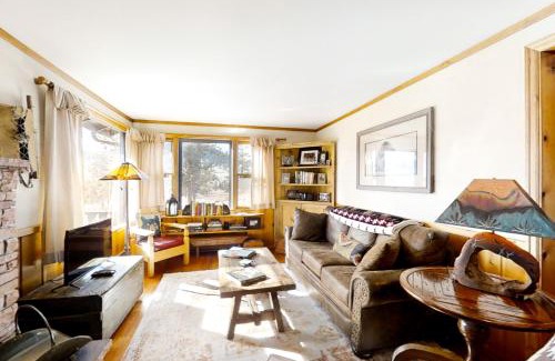 Estes Park House | Longs Peak Lookout Cabin