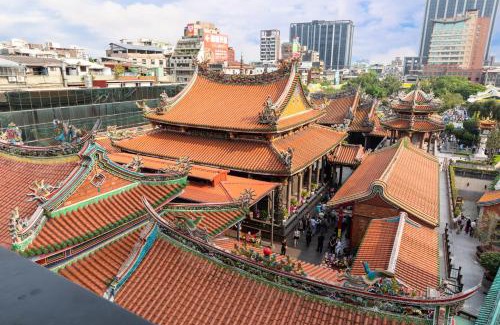 Wanhua Hotel | Longshan Inn