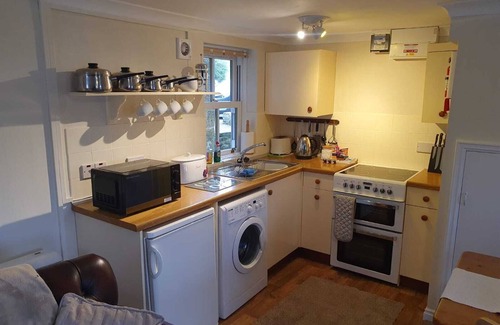 Barnard Castle Cottage | Lonin Cottage. Unwind in our cozy cottage, surrounded by scenic walks.