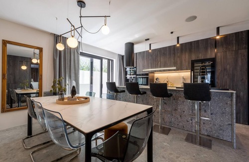 Tkon House | Look forward to this dreamlike villa with sea view, which leaves nothing to be desired!