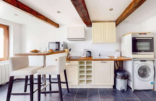 Meaux House | Look forward to this very well located house in the heart of the historic city center of Meaux.