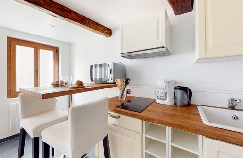 Meaux House | Look forward to this very well located house in the heart of the historic city center of Meaux.