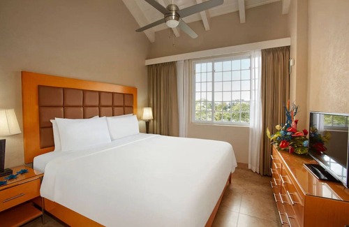 Saint Lawrence House | Looking for Perfect Seaside Retreat? 2 Amazing Rooms (w/ Balcony Each), Pool