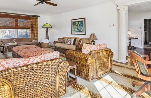 Easton House | Lookout at Leehaven - A stunning view is worth 1,000 words!