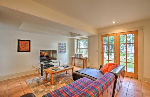 Lopez Island House | Lopez Island Hideaway with Coastal Views and Deck!