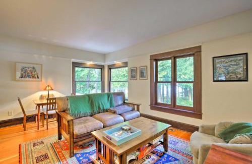 Lopez Island House | Lopez Island Hideaway with Coastal Views and Deck!