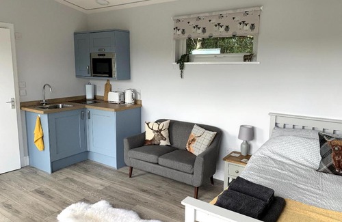 Connel House | Lora Cabin