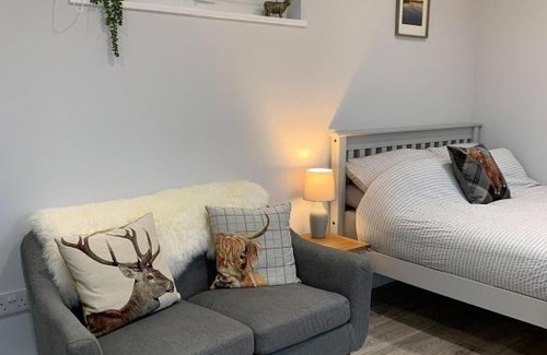 Connel House | Lora Cabin
